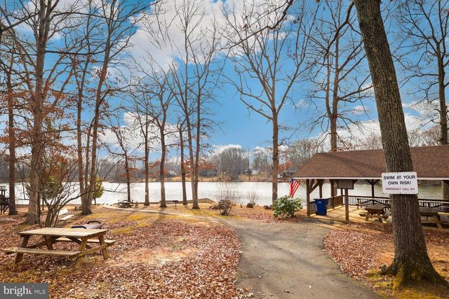 1138 LAKEVIEW DR, Stafford, VA 22556