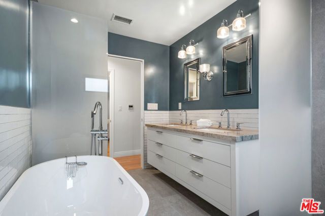 3558 S Muirfield Road, Los Angeles, CA 90016