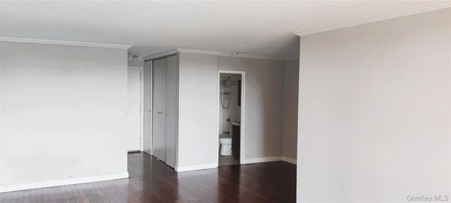 152-18 Union Turnpike 8S, Flushing, NY 11367