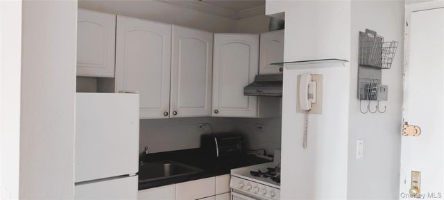 152-18 Union Turnpike 8S, Flushing, NY 11367