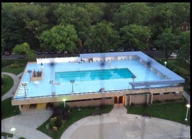 152-18 Union Turnpike 8S, Flushing, NY 11367
