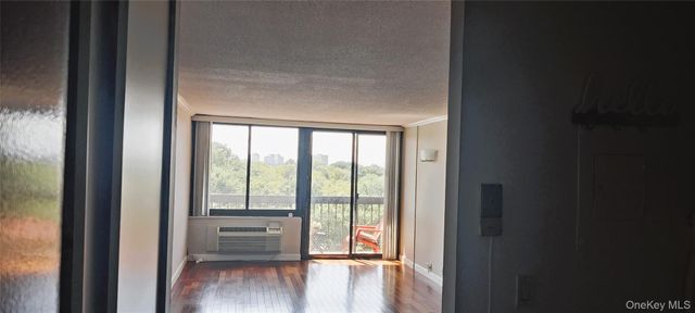 152-18 Union Turnpike 8S, Flushing, NY 11367