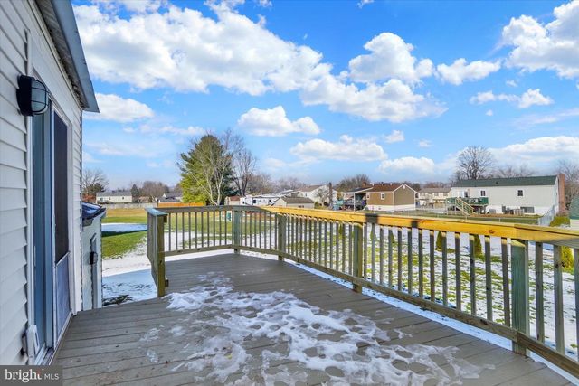 3046 GREENFIELD DR, Dover, PA 17315