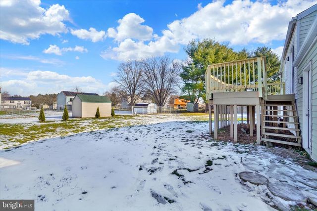 3046 GREENFIELD DR, Dover, PA 17315