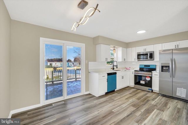 3046 GREENFIELD DR, Dover, PA 17315