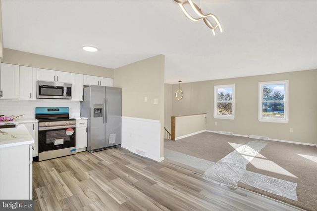 3046 GREENFIELD DR, Dover, PA 17315