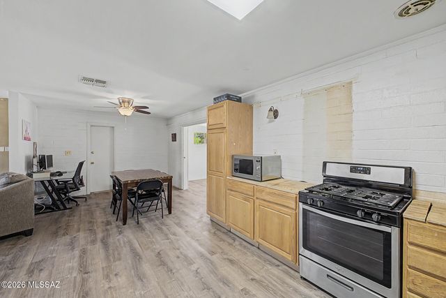 6241 E 34th Street, Tucson, AZ 85711