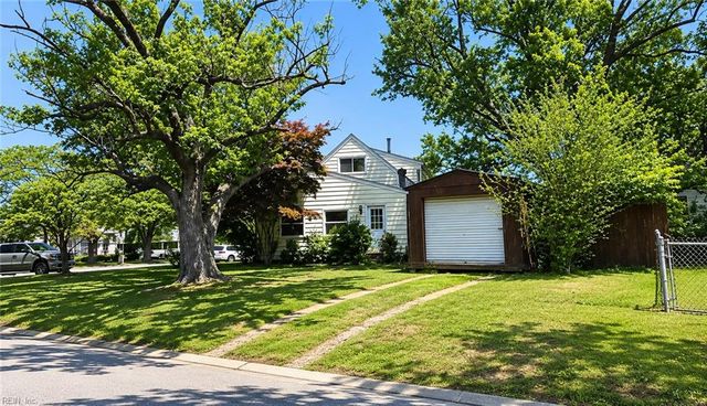 4757 Deerfield LN, Virginia Beach, VA 23455