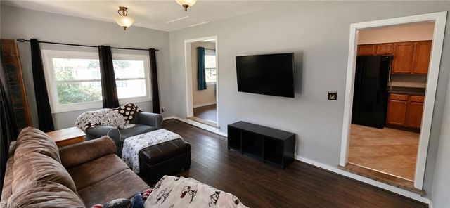 4757 Deerfield LN, Virginia Beach, VA 23455
