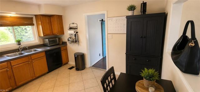 4757 Deerfield LN, Virginia Beach, VA 23455