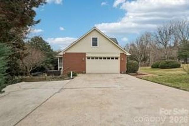 113 Forest Avenue NE, Valdese, NC 28690