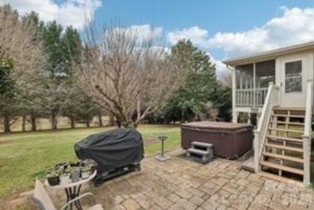 113 Forest Avenue NE, Valdese, NC 28690