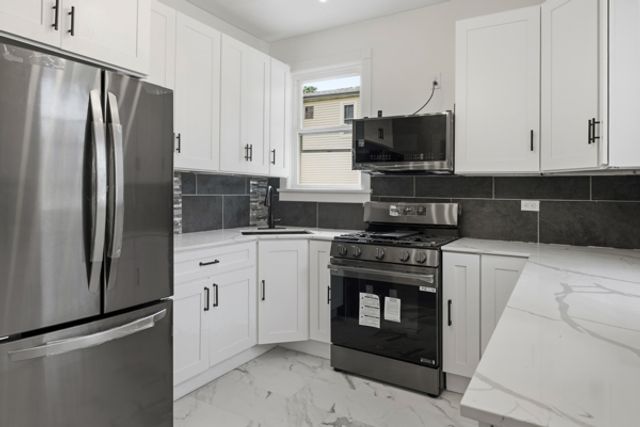 7948 S Colfax Avenue, Chicago, IL 60649