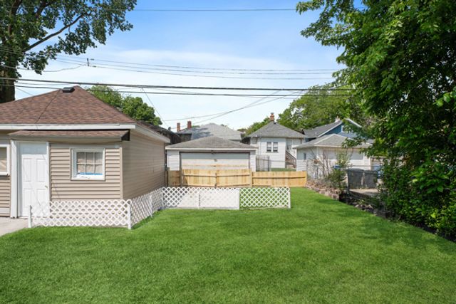 7948 S Colfax Avenue, Chicago, IL 60649