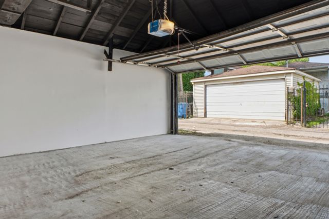 7948 S Colfax Avenue, Chicago, IL 60649