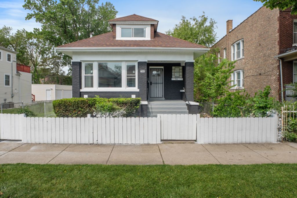 7948 S Colfax Avenue, Chicago, IL 60649