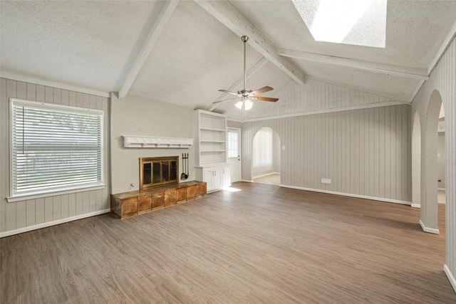 2200 Shady Meadow Court, Arlington, TX 76013