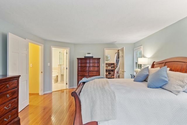 2 Macquarrie Lane, Westford, MA 01886