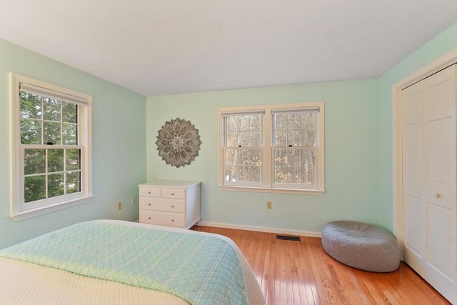 2 Macquarrie Lane, Westford, MA 01886