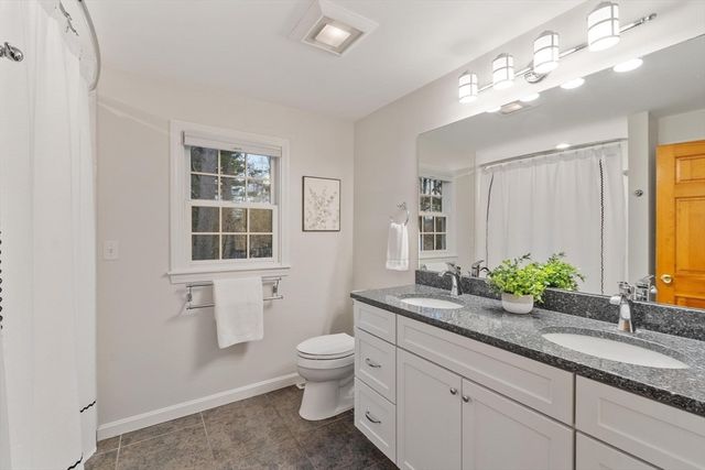 2 Macquarrie Lane, Westford, MA 01886