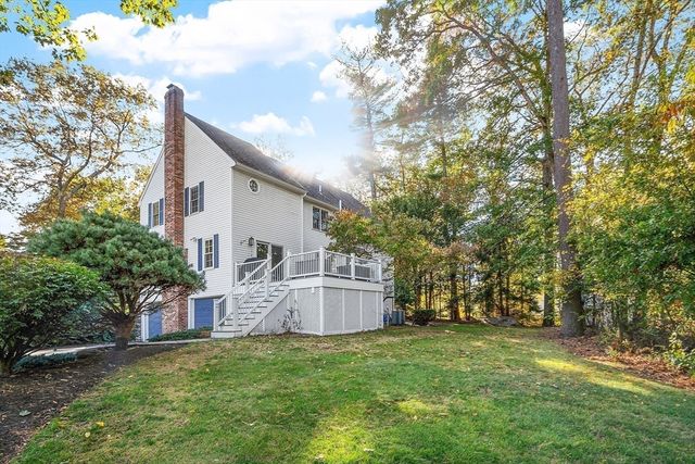 2 Macquarrie Lane, Westford, MA 01886
