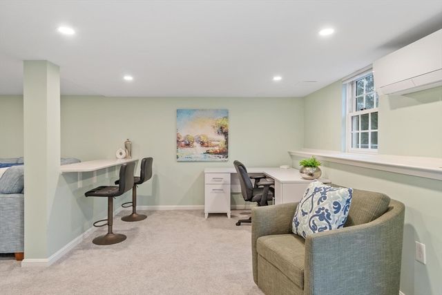 2 Macquarrie Lane, Westford, MA 01886