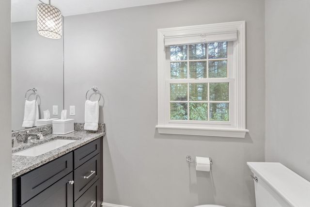 2 Macquarrie Lane, Westford, MA 01886