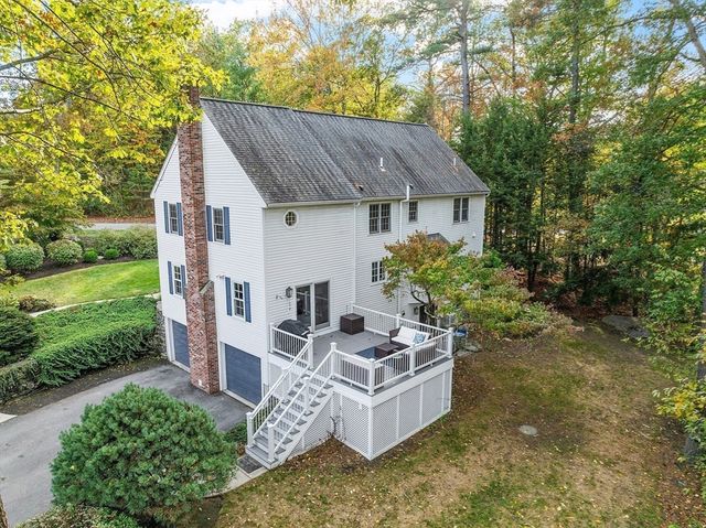 2 Macquarrie Lane, Westford, MA 01886