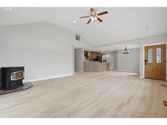 20999 S JUBB Rd, Estacada, OR 97023