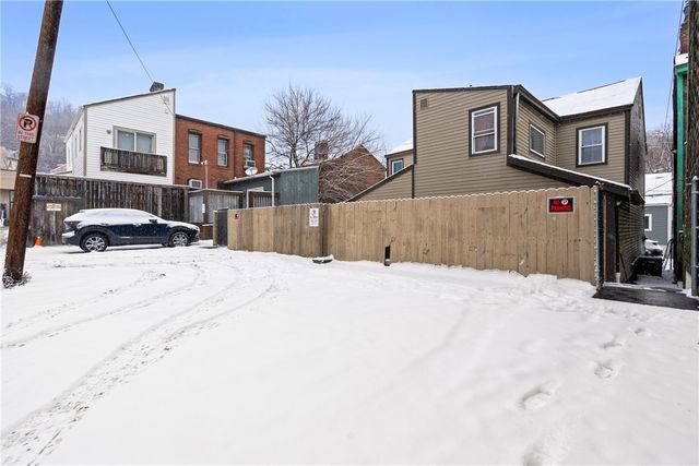 1013 Constance St, East Allegheny, PA 15212