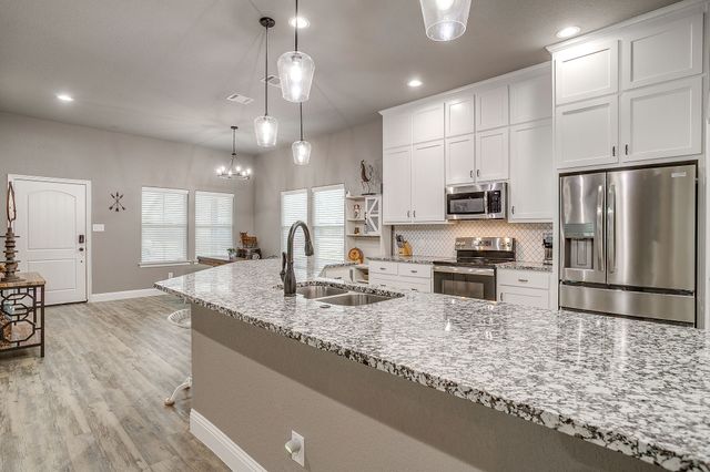 1576 Lizzie Lane, Burleson, TX 76028