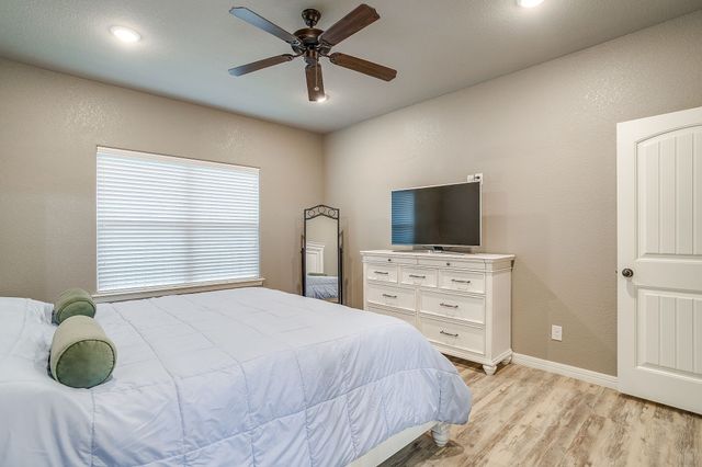 1576 Lizzie Lane, Burleson, TX 76028