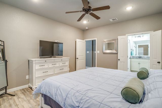 1576 Lizzie Lane, Burleson, TX 76028