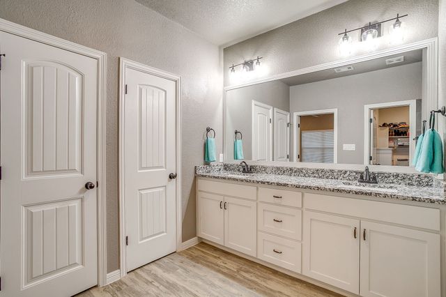 1576 Lizzie Lane, Burleson, TX 76028