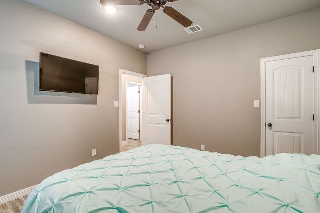 1576 Lizzie Lane, Burleson, TX 76028