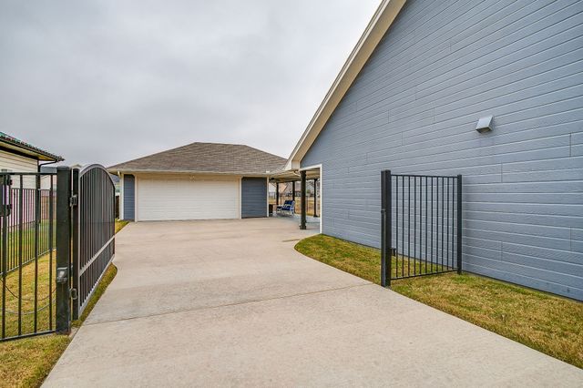 1576 Lizzie Lane, Burleson, TX 76028