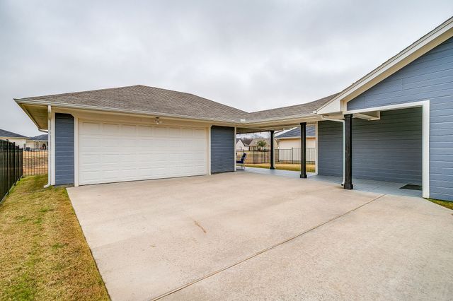 1576 Lizzie Lane, Burleson, TX 76028