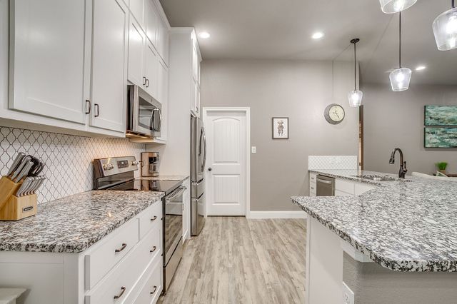 1576 Lizzie Lane, Burleson, TX 76028