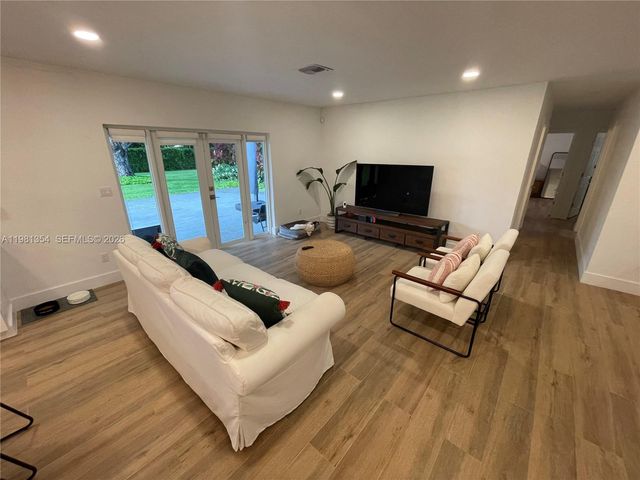 10343 SW 114th St, Miami, FL 33176