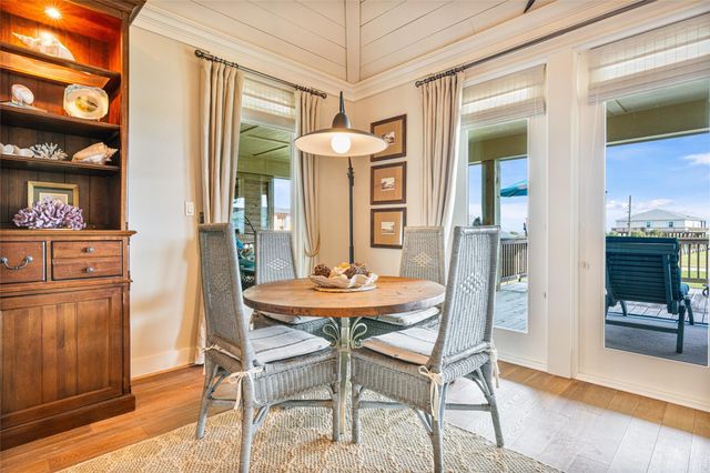 4424 Hatteras Drive, Crystal Beach, TX 77650