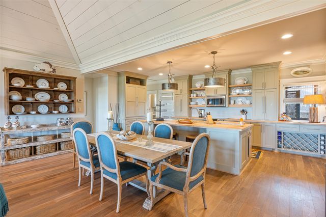 4424 Hatteras Drive, Crystal Beach, TX 77650