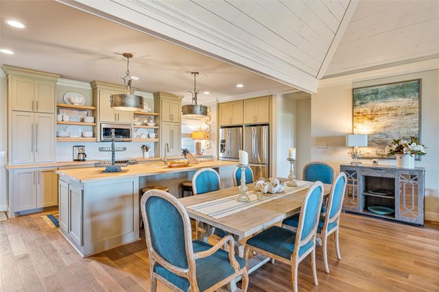 4424 Hatteras Drive, Crystal Beach, TX 77650