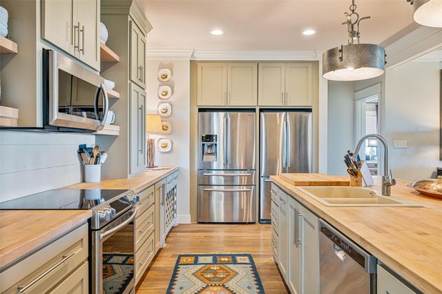 4424 Hatteras Drive, Crystal Beach, TX 77650