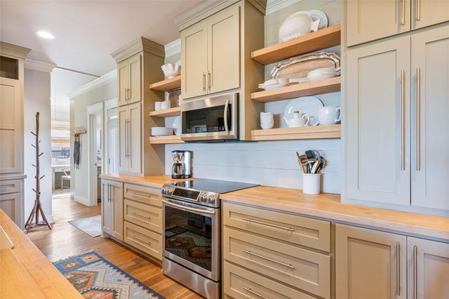 4424 Hatteras Drive, Crystal Beach, TX 77650