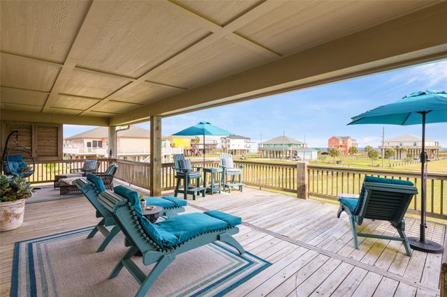 4424 Hatteras Drive, Crystal Beach, TX 77650