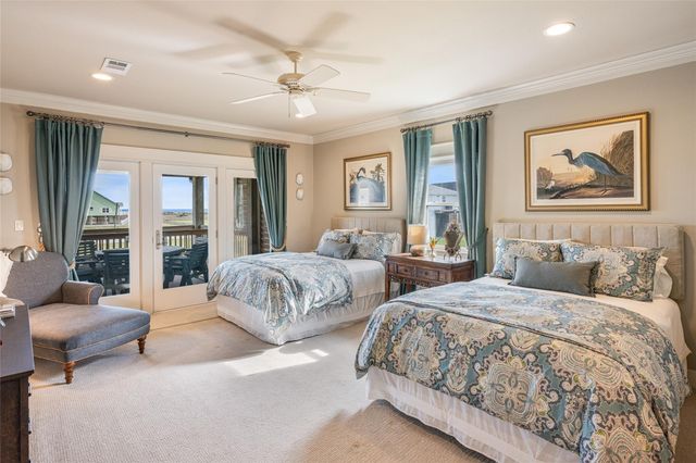 4424 Hatteras Drive, Crystal Beach, TX 77650