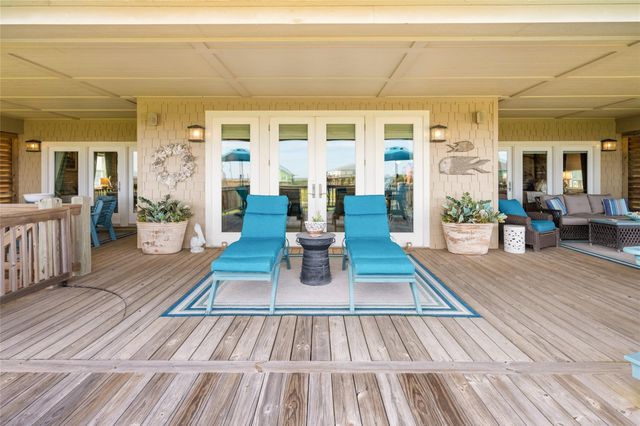 4424 Hatteras Drive, Crystal Beach, TX 77650