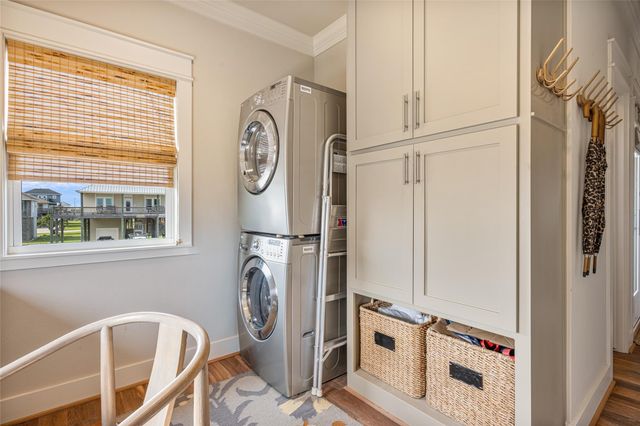 4424 Hatteras Drive, Crystal Beach, TX 77650