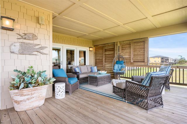 4424 Hatteras Drive, Crystal Beach, TX 77650