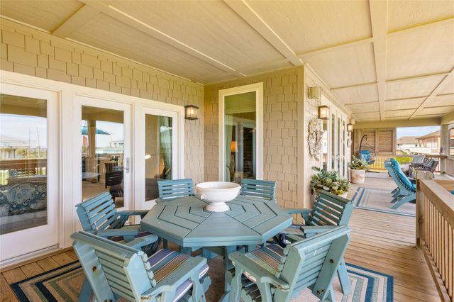 4424 Hatteras Drive, Crystal Beach, TX 77650